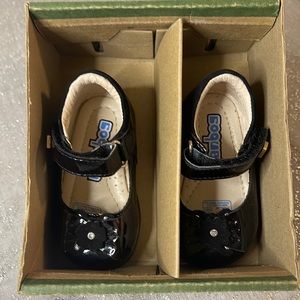 COQUETA Girl's Shoes Made Of Black Patent Leather Size 11.